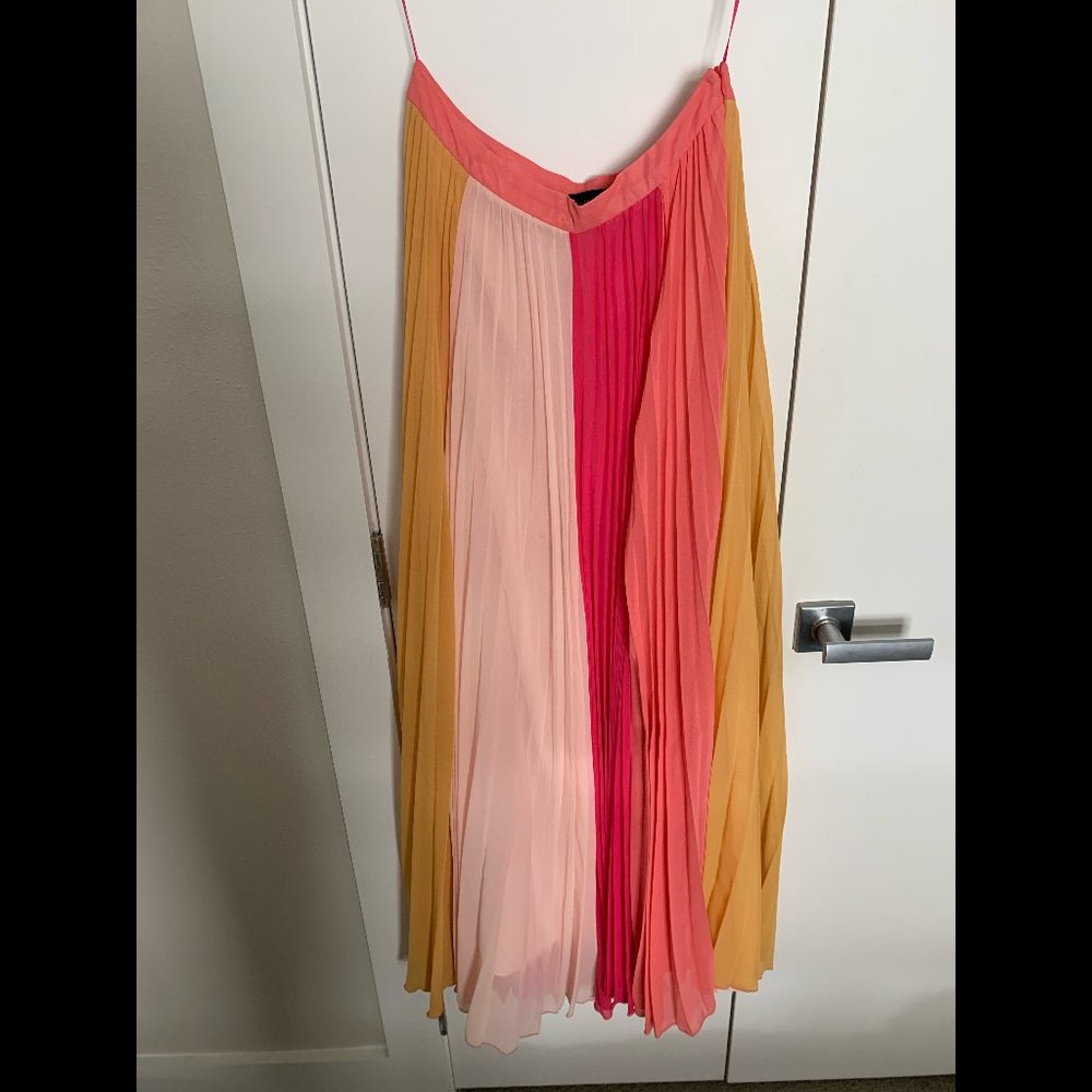 Shades of Pink Flowy Crop Top and Maxi Skirt Set - Picture 2 of 3